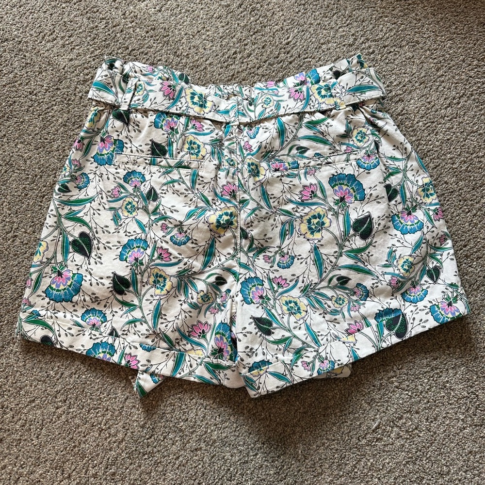 Loft Shorts - Picture 3 of 7